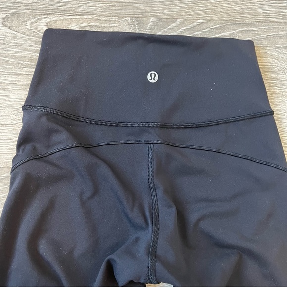 Lululemon In Movement Tights 25” Everlux - Black - Picture 11 of 15